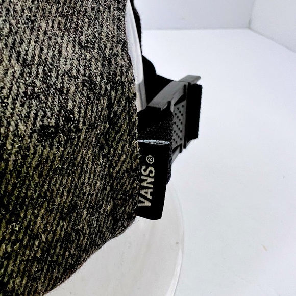 VANS CAP HAT WITH EMBODIED SKATEBOARD LOGO ON THE FRONT, DARK GRAY COLOR,UNISEX - Picture 5 of 10